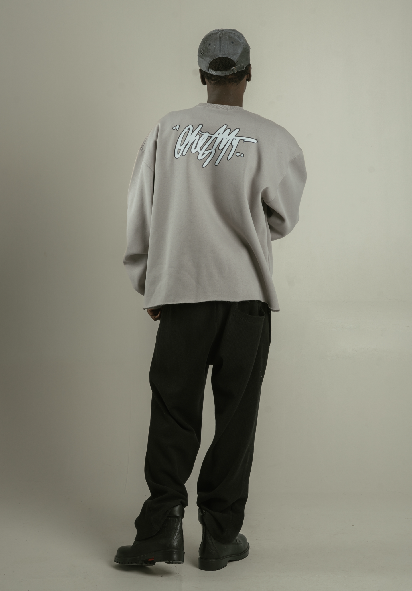 r&R®23 Grey Crewneck